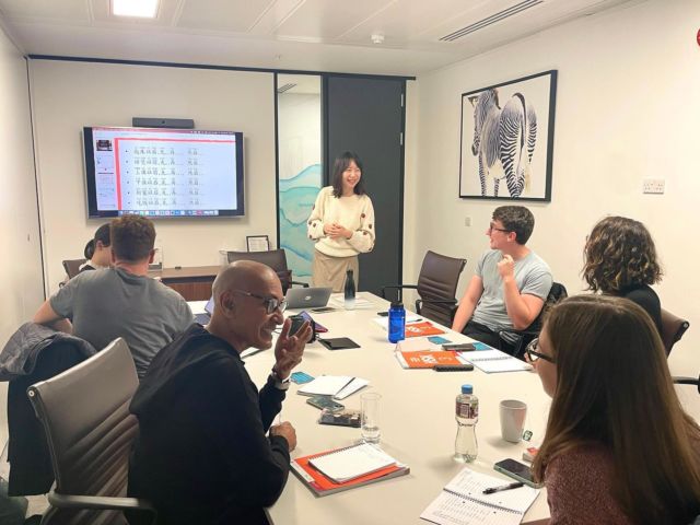 Our autumn term classes are having lots of fun learning together! 
Here are the HSK3 & 4 classes and they are making amazing progress🙌 

#practicalmandarin #learnmandarin #chineselearning #learnchineselondon #londonmandarinschool #chineseteacher #mandarinclasses
